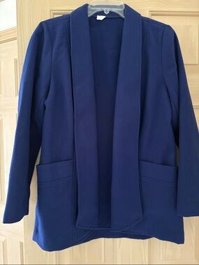 Women’s Open Front  Blue Jacket. Heavier fabric